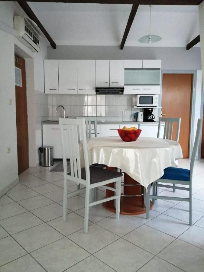 וודיצה Apartments Suri מראה חיצוני תמונה