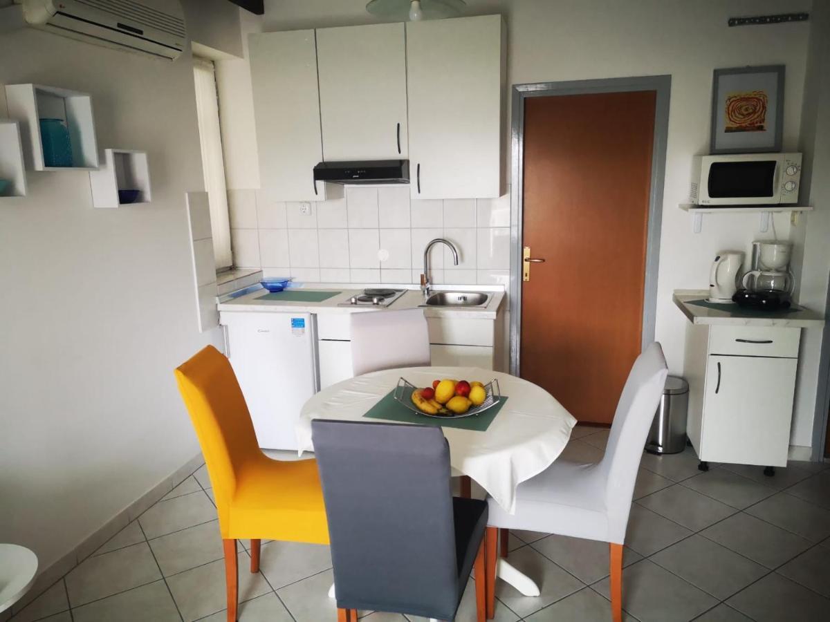 וודיצה Apartments Suri מראה חיצוני תמונה