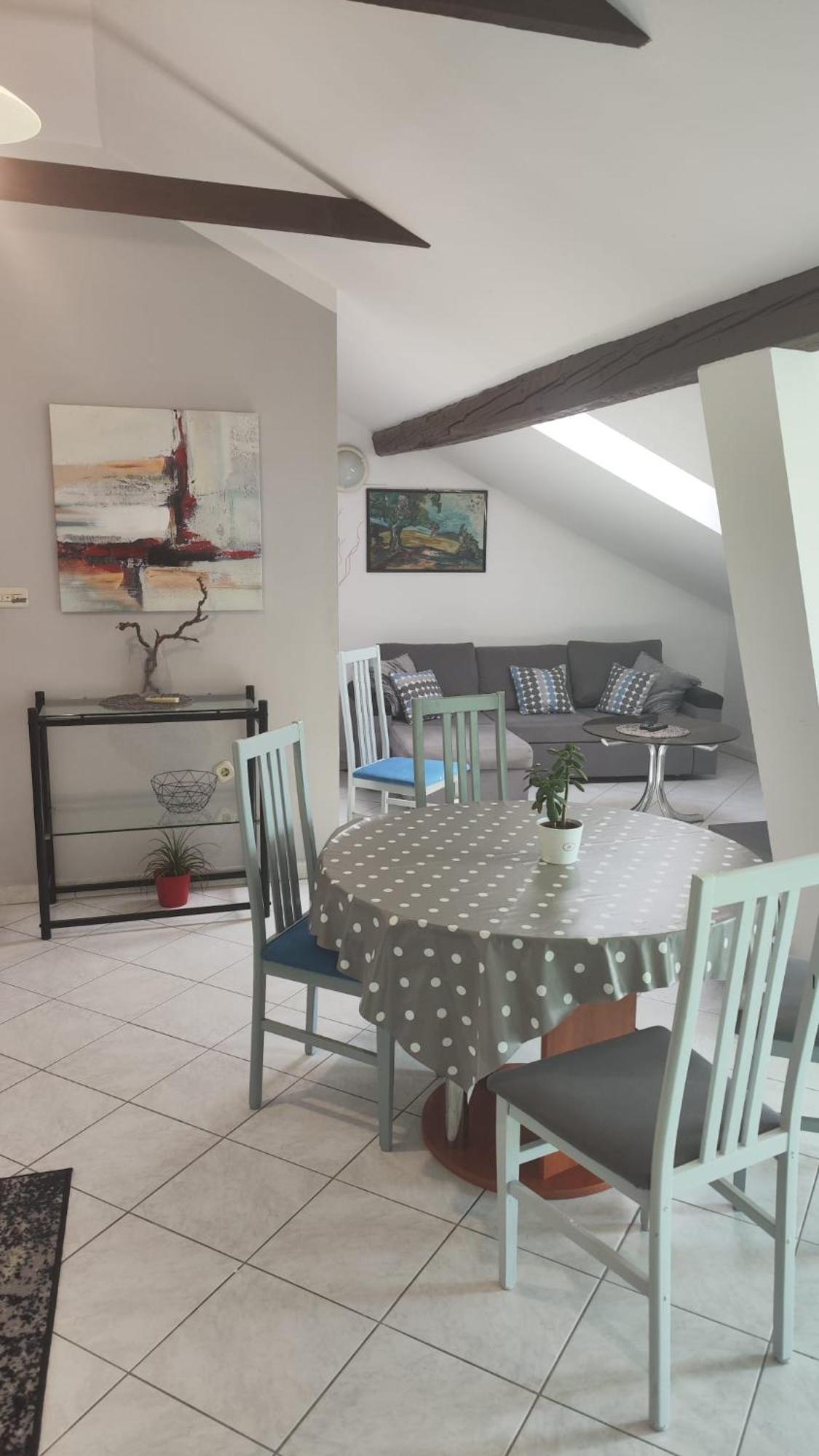 וודיצה Apartments Suri מראה חיצוני תמונה