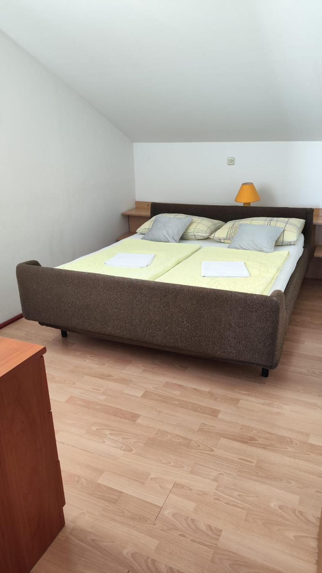 וודיצה Apartments Suri מראה חיצוני תמונה