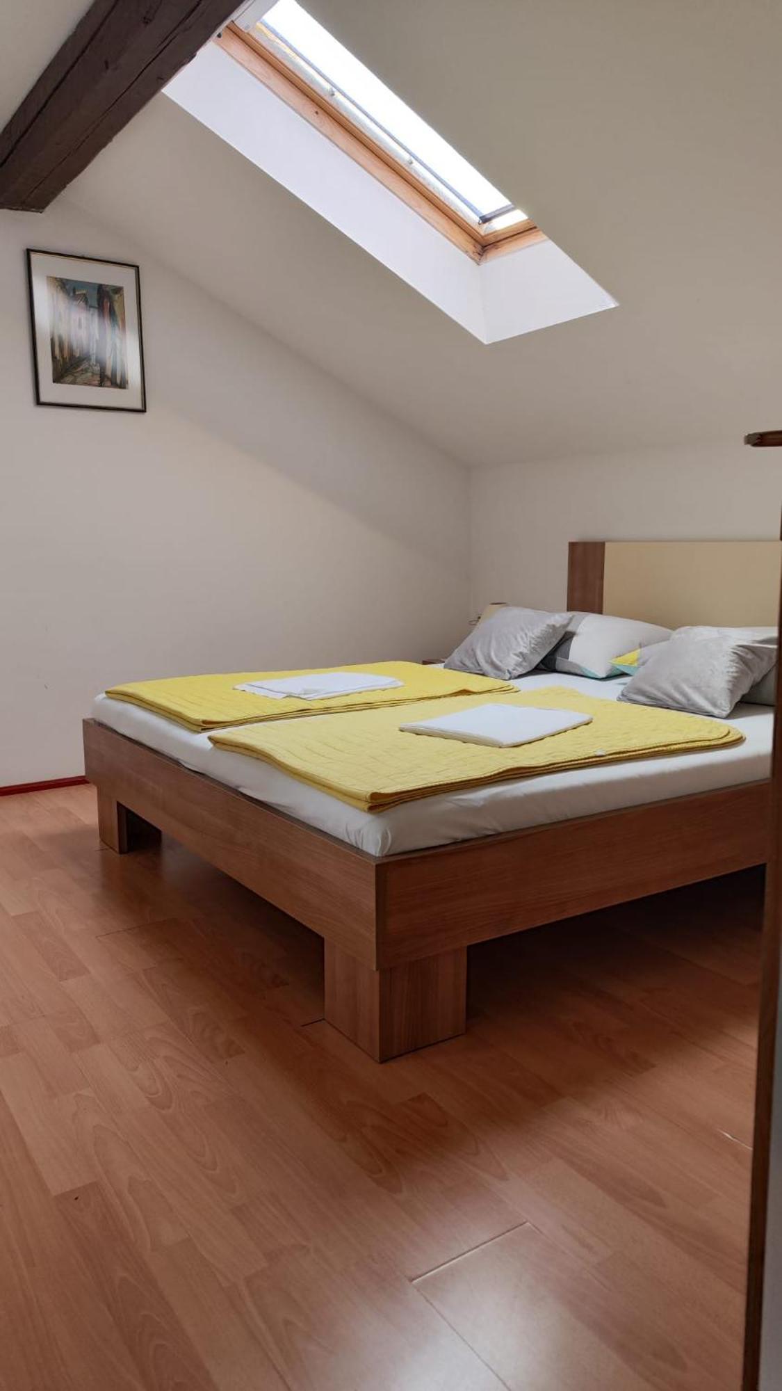 וודיצה Apartments Suri מראה חיצוני תמונה